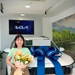Hoạt động tư vấn và giao xe Kia tại Bình Định 4