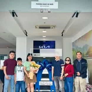 Hoạt động tư vấn và giao xe Kia tại Bình Định 5